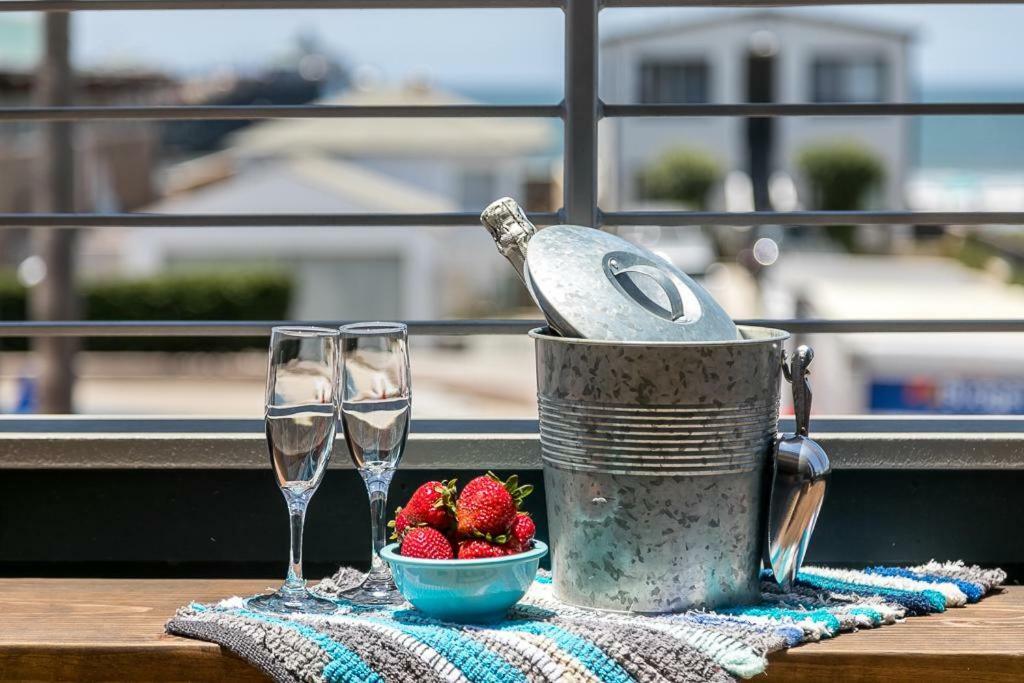Ocean View 3 Bedrooms Condo, Just Steps From The Park, Pier & Water! 因皮里尔滩 外观 照片