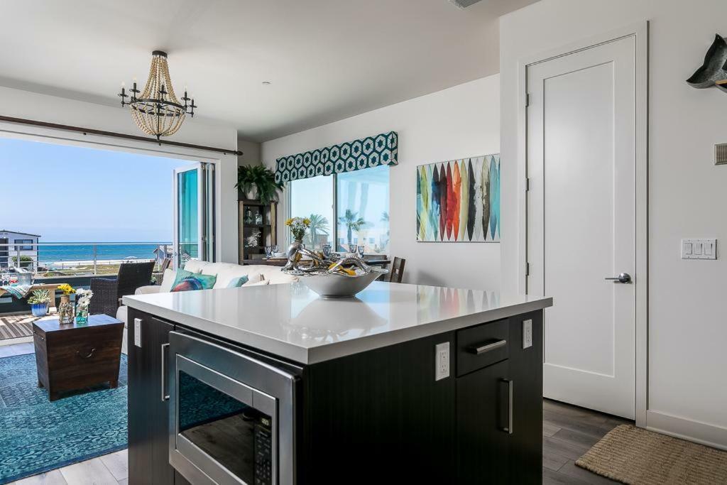 Ocean View 3 Bedrooms Condo, Just Steps From The Park, Pier & Water! 因皮里尔滩 外观 照片